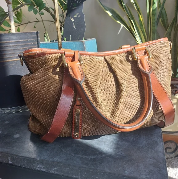 Burberry Prorsum XL bag micro studded hand made in Italy  pinnacle luxury 🖤💛🖤 - Picture 8 of 13